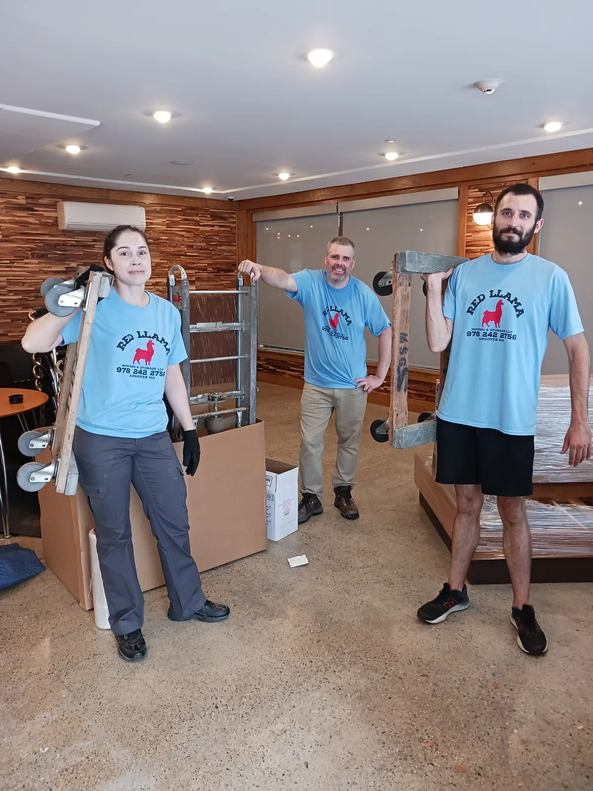 Red Llama Moving crew and equipment prepared for a Wilmington move.